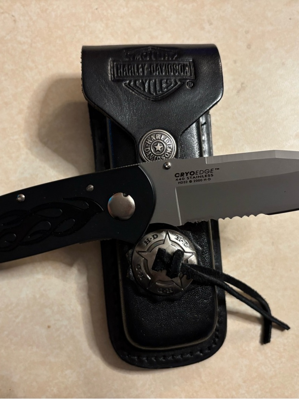 Harley Davidson, flaming legend Cryo edge knife from 2001 with leather sheath - Picture 15 of 15